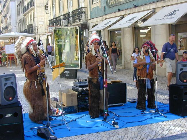 南米から芸人が来ていました。