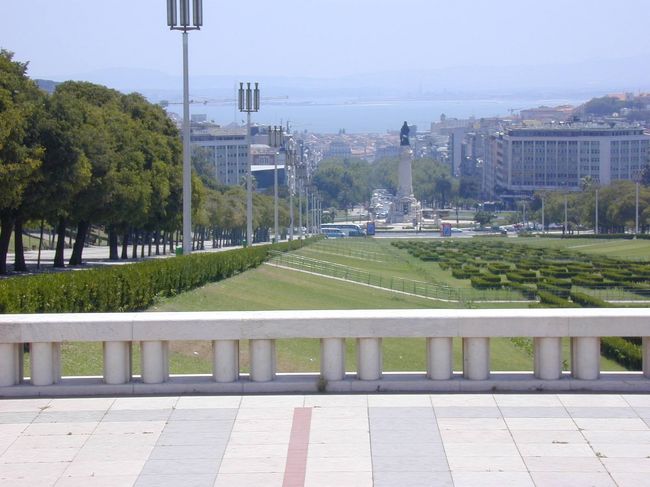 リスボンのエドワルド７世公園です。リスボンにもこのような閑静なところもあります。