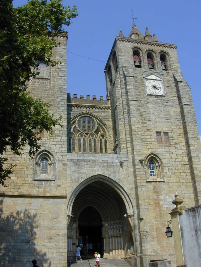 エボラ大聖堂です。