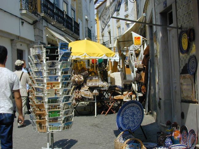 ジラルド広場のお土産店です。