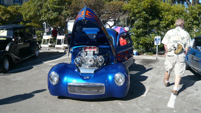 サウサルートでは、ビンテージでカスタムな車の展示会があった。かっこいい！。<br />