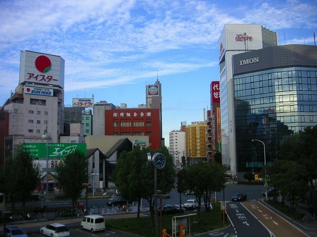 １１月２日より　４日まで<br /><br />国宝唐招提寺金堂の一般公開の画面が<br />　　ニュースで放映。<br /><br />情報不足で、、知りませんでした。<br /><br />　　口惜しい。<br /><br />　名古屋駅前を車窓から