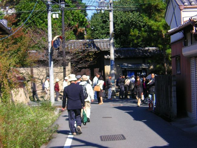 　　凄い人々　行列