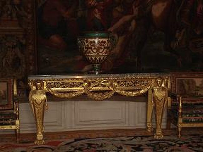 エジプト調の調度品<br /><br />ナポレオンがエジプト遠征で感化され置かれた調度品がいっぱい。<br /><br /><br /><br />