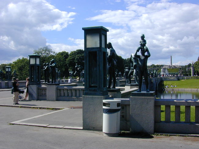 フログネル公園の中には人工池があります。