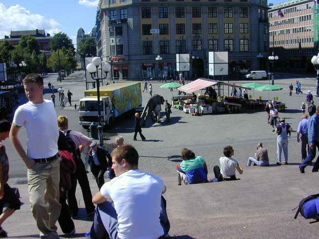 オスロ中央駅前の広場です。
