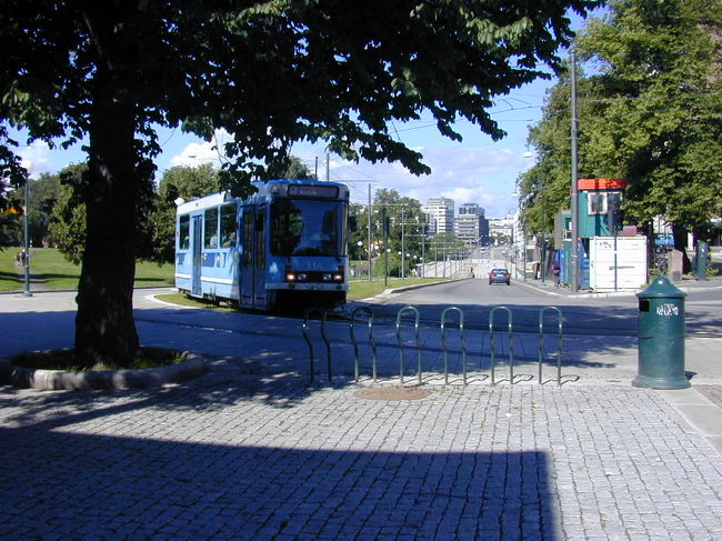 オスロの市電です。夏休みのせいか、人影がなく静かなたたずまいです。