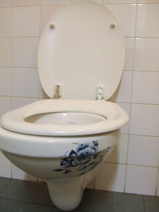 こちらもデルフト焼きの作品？　工房にあります。