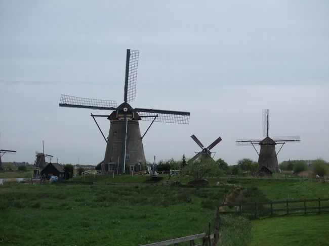 キンデルダイクの風車郡