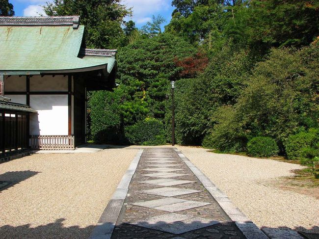 　　御影堂<br /><br />鑑真和上のお姿は此処に安置<br />     東山魁夷画伯の素晴らしい襖絵<br />