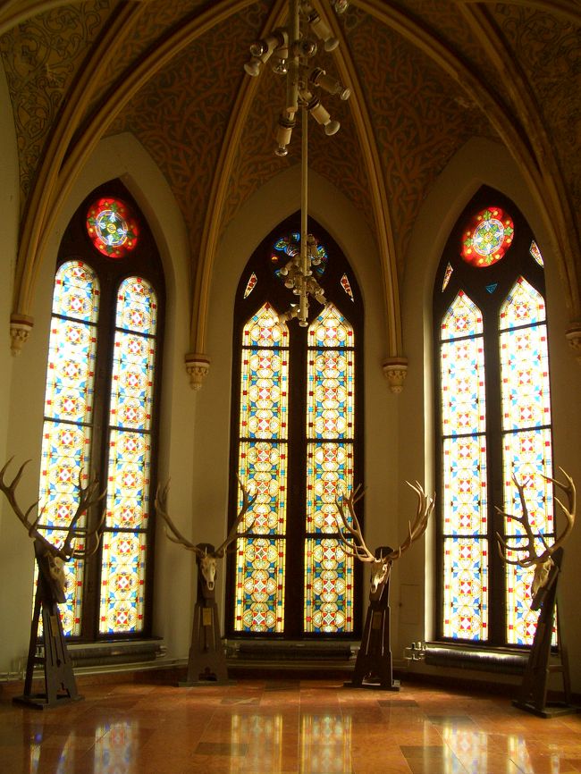 トナカイの儀式みたい。写真だけ撮ってそそくさと退散しました〜＠