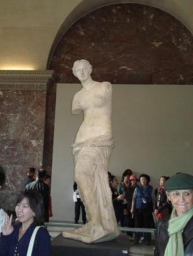 だっ！！<br />って誰も止まりはしない。<br /><br />参戦者多数。我先にと前へすすむ。<br />隙をみてパチリ。<br /><br />「チェリ〜〜」<br /><br />待って、待ってくれ〜