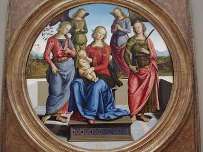 丸い絵　かわいい<br /><br />この日は撮影OK日のようなので遠慮なく<br /><br />