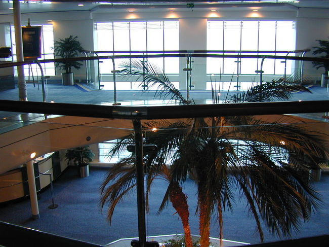 船のロビーです。