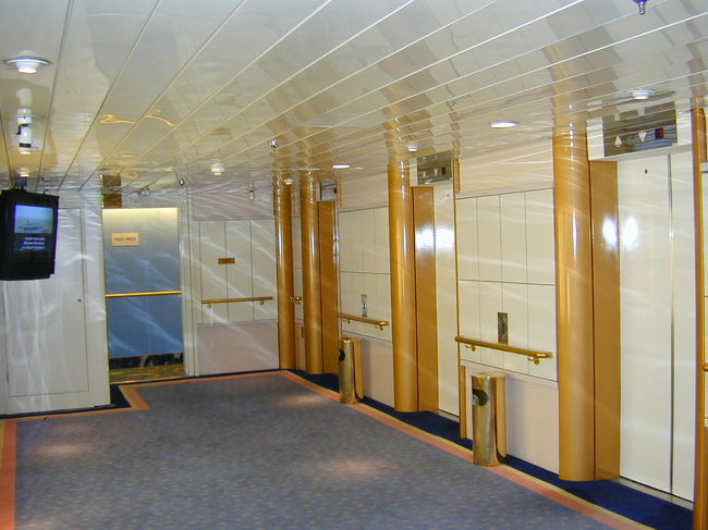 船内ロビーです。