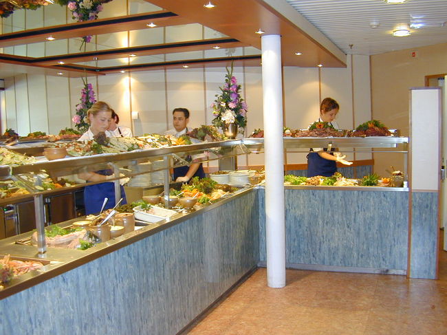 船内のレストランです。