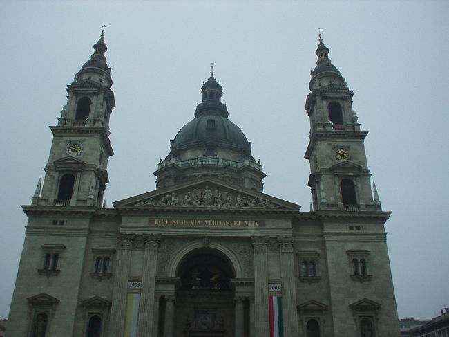 聖イシュトバーン大聖堂。<br />ブダペストで最大規模だそうです。<br />展望台に上ることができます。