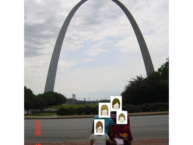 セントルイスのシンボル、ゲートウェイ・アーチです。５人乗りのゴンドラで上に上がっていきます。