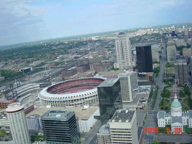 セントルイスカージナルスの球場が見えます。後で見に行きま〜す。