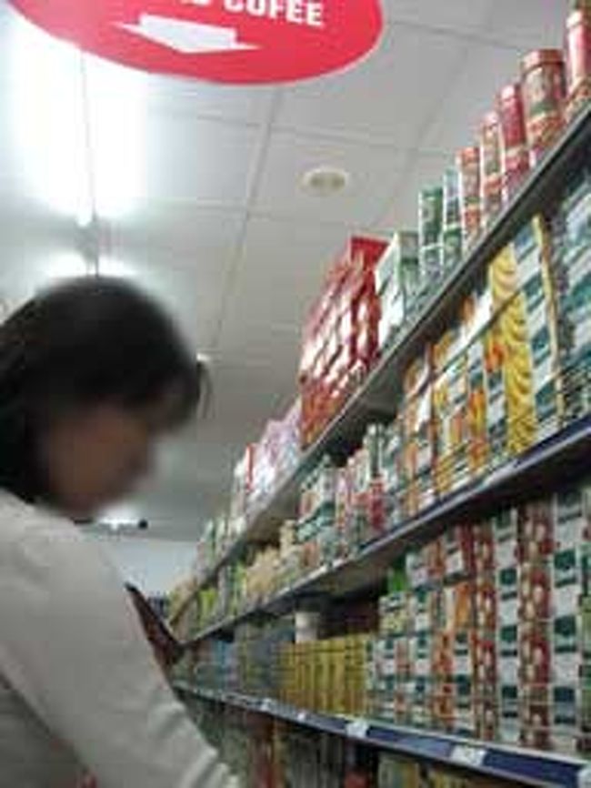 まず、ハイフォンに着いていったのは、マート。<br />マキシムカフェがある交差点にあります。<br /><br />お土産もあんまり買っていなかったので、お土産探しに行きました。