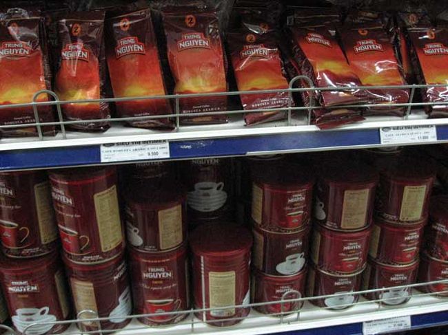 コーヒー売り場。<br />ベトナムコーヒーの種類も色々あるんですね。