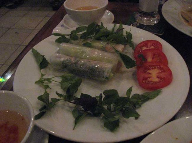 そういえば、まだ生春巻きを食べていなかった〜！<br />と気がついて、注文。<br />美味しいです。<br /><br />ベトナム料理っていったら、コレは外せないです。