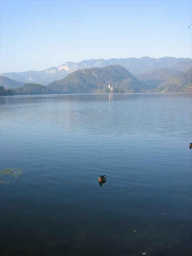 ブル〜の濃淡がきれいです<br /><br />いつまでもたたずんでいたい光景でした