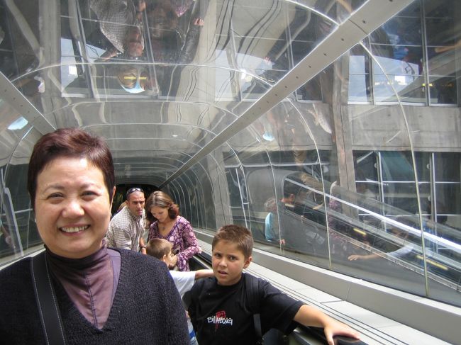 空港にて、母ウキウキ！