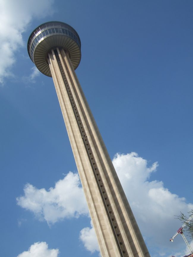 タワー・オブ・アメリカは4Dシアターが営業していなかったので、通常料金の半額くらいで登りました。