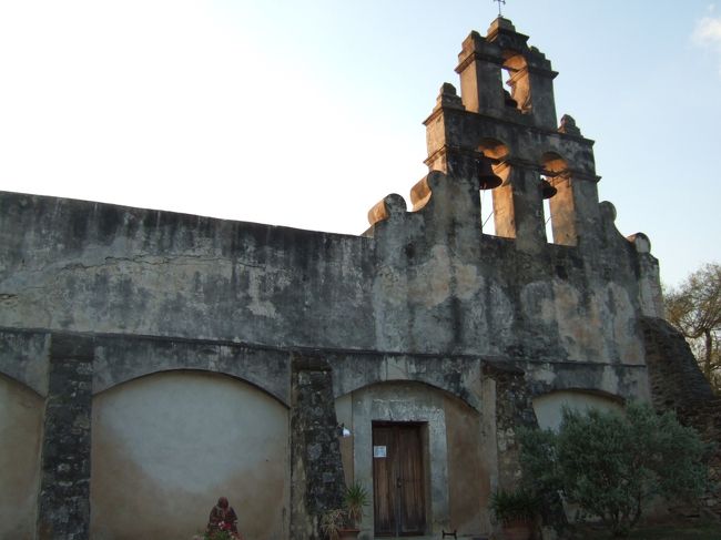 こちらはMission San Juan Capistrano<br />ビジターパーキングが閉まってしまっていたので、道の広いところにパークして駆け足です。