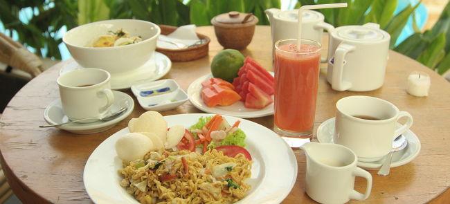 今日は、旅の最終日。<br /><br />フライトは23時55分なので、<br />夜まで動き回れます（^^<br /><br />まずは、自転車を借りて、周辺散策。<br />夜は、ディナークルーズに参加します。