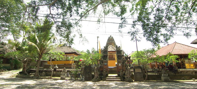 さらにどんどん行くと、寺院発見