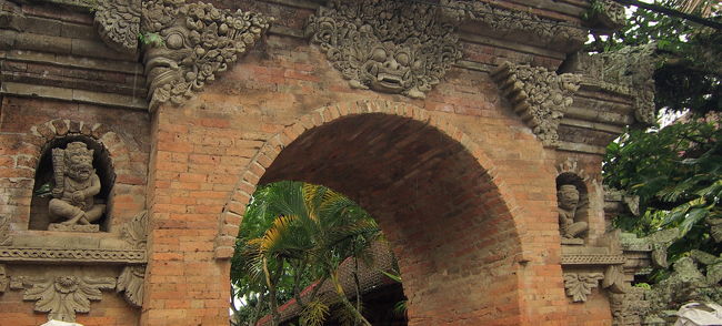 ほどなく、ウブド王宮に到着。