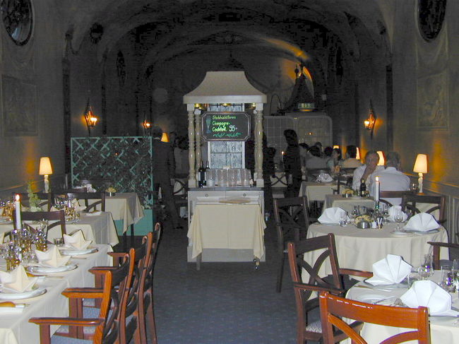 重厚な雰囲気のあるお店です。