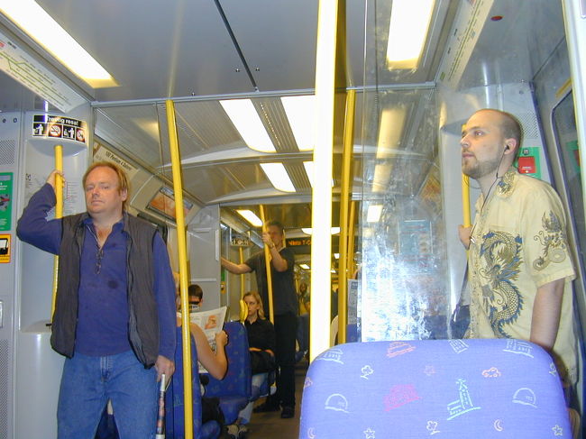 地下鉄は空いていました。