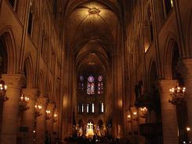 礼拝堂<br /><br />ここでやっと暗い室内を綺麗に撮影する技に気付く<br /><br />よく撮れたでしょ？