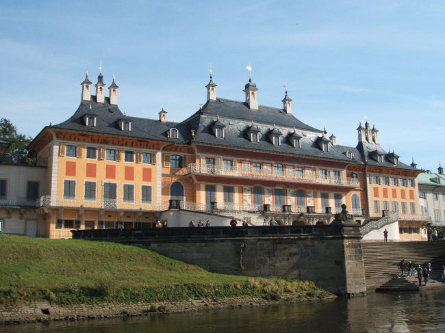 ドレスデンを出発して1時間半、ピルニッツに到着です。<br />庭園が美しいピルニッツ宮殿があります。<br />残念ながら時間がなくて下船できませんでした。<br />このままドレスデンにUターンです。