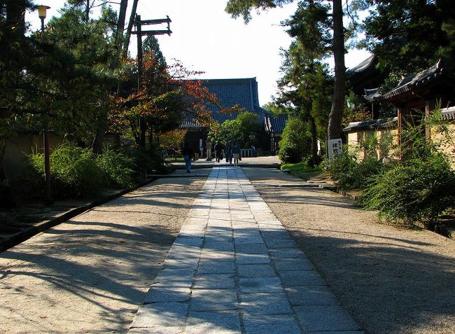 　　正面奥の大黒天の建物