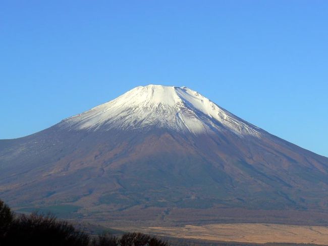 明るさが増すと共に、なんとなく富士山は薄くなっているような