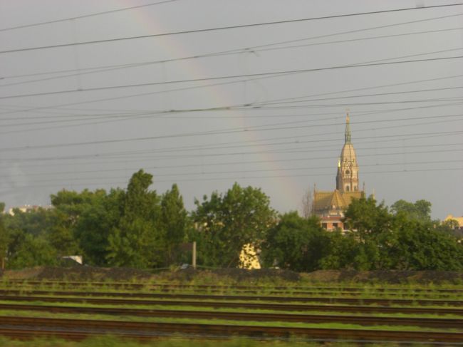 ブダペスト駅の手前で、虹♪