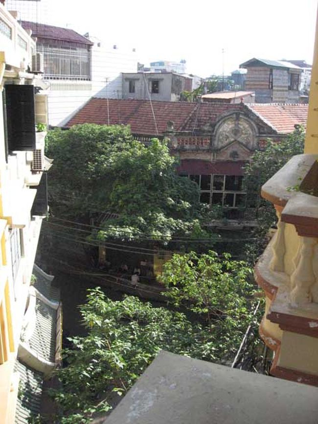 ハノイの朝。<br />本日も晴天。暑くなりそうです。<br />８月のハノイは、晴れの日が多いです。