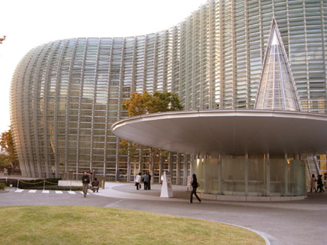 六本木ヒルズをあとに、国立新美術館で日展とフェルメールを見に行きました。<br />日展は何度か見に来ていますが、毎度毎度、数が多くて、最後はもう流すって感じで。。