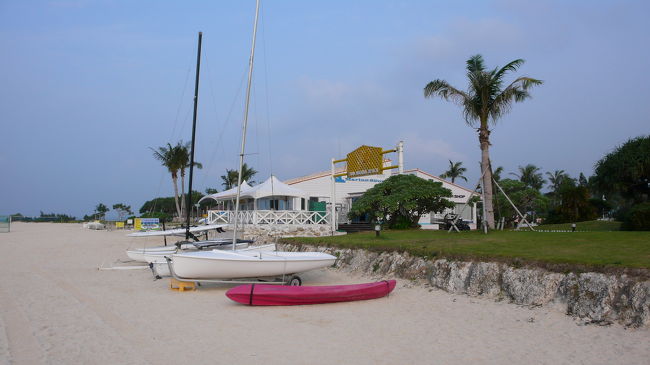 ホテル前のビーチの様子です。