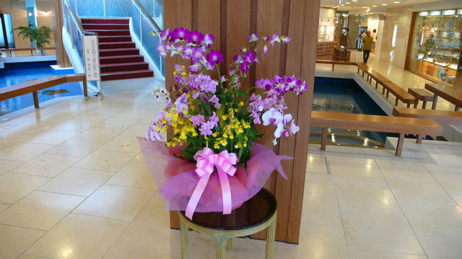 ビーチの後は、ホテル建物内の館内探索をしたいと思います。