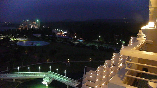 各部屋のバルコニーのライトが綺麗です。