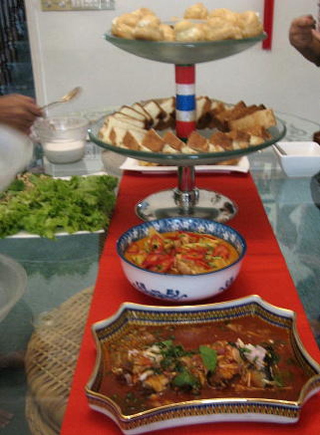 まずはじめのビックリ\(◎o◎)／は<br />シュークリームをはじめとするスイーツ類がご主人さま（日本人）の手作りってこと！<br /><br />う・うらやましすぎ〜〜。