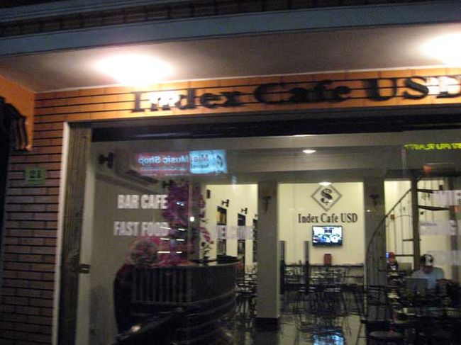 インデックスカフェUSD。<br />空いていた。<br />オージー？！が、１人でパソコンを持ち込んでいた。<br />