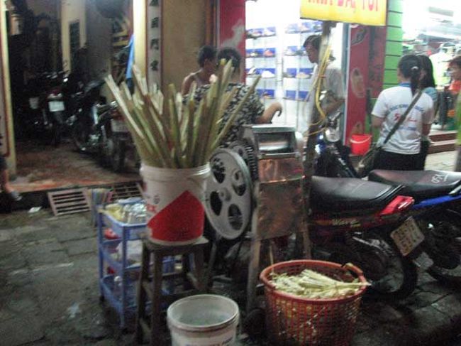 サトウキビジュースや。<br />あまり日本にはない商売なので、つい目がいってしまう。