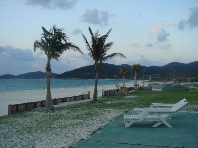 ホテル前面に広がるイーフビーチ。