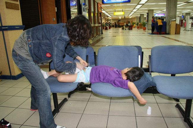 帰りのフライトは深夜１：００頃発なので、息子は完全にダウン。